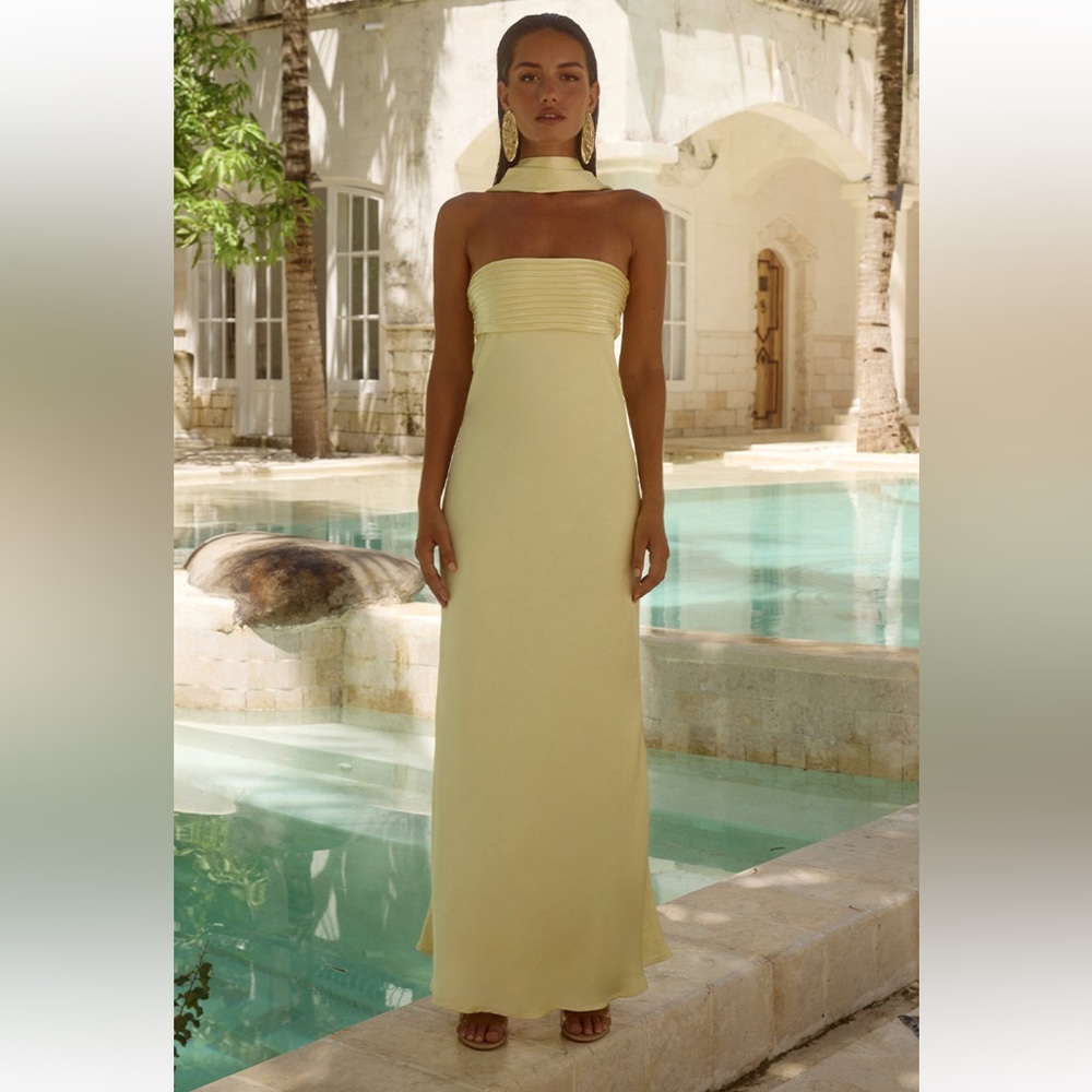 Butter yellow strapless dress with neck scarf. never worn!
